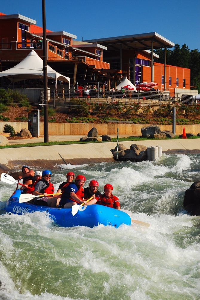 Charlotte,,Nc,,Usa,June,16,A,Group,Of,Thrill,Seekers